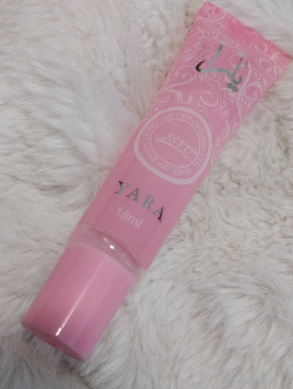 Yara Soft Pink Lip Gloss